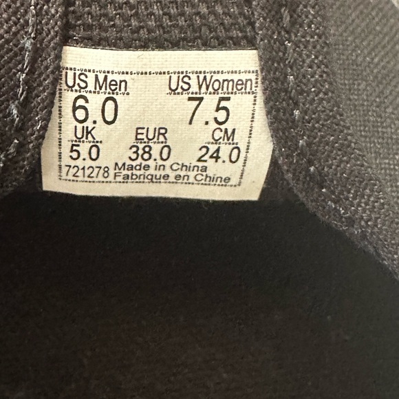 🆕Vans Canvas Heart Buckle Mary Janes - Picture 12 of 14